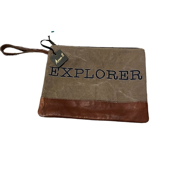 Mona B Explorer Distressed Pouch Wristlet NWT - Picture 2 of 9